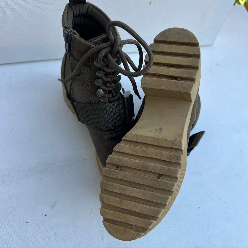 Steve Madden Grady lug sole olive green boots - Picture 9 of 9